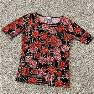 Women’s size Medium Valentine top NWOT